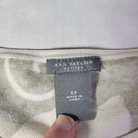Ann Taylor Petites Green & White Floral Button-Down Cardigan Sweater Size S - Picture 2 of 7